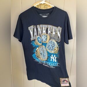 Mitchell and ness cooperstown collection Yankees t shirt